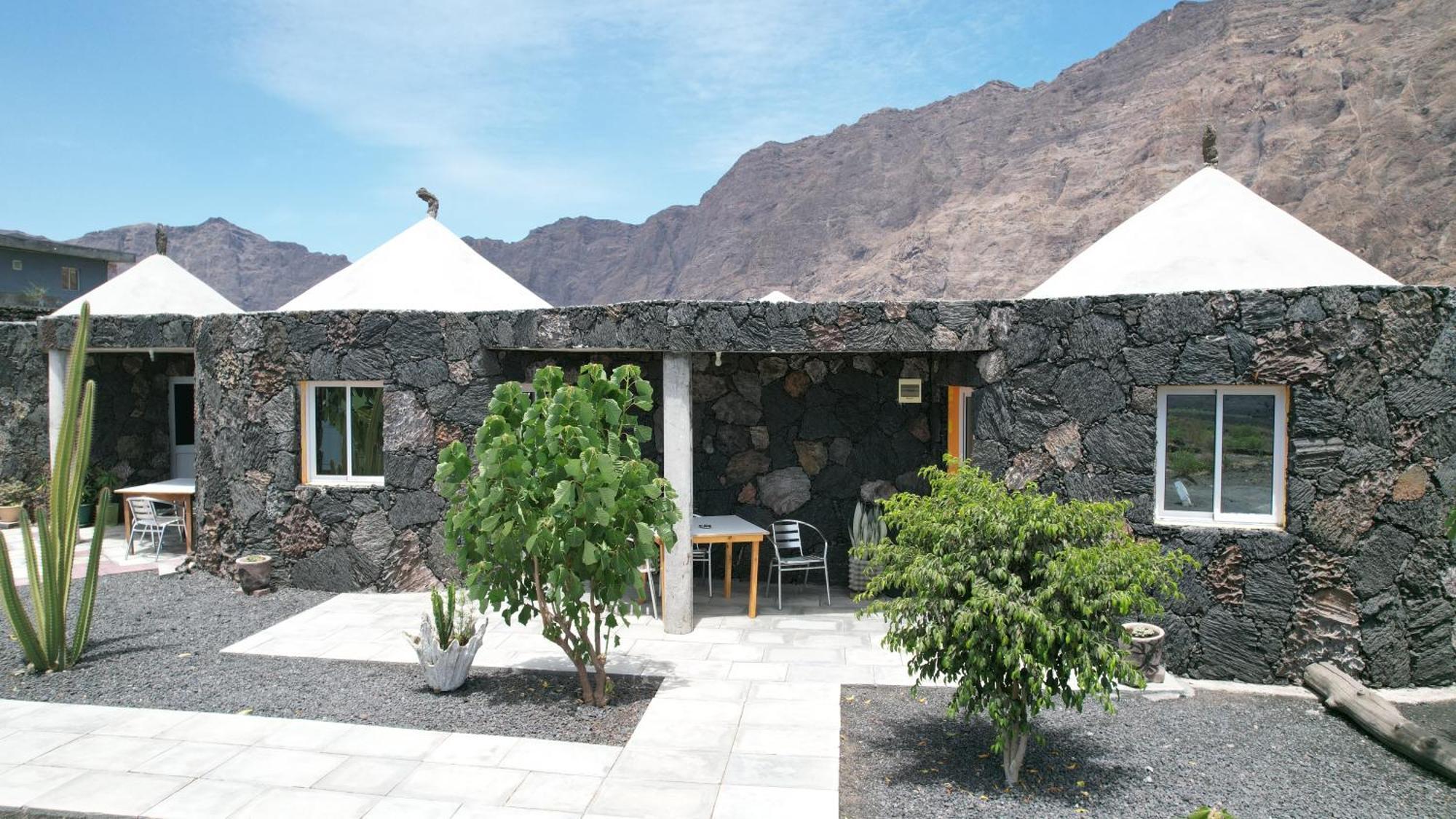Hotel Casa Helena à Portela Extérieur photo